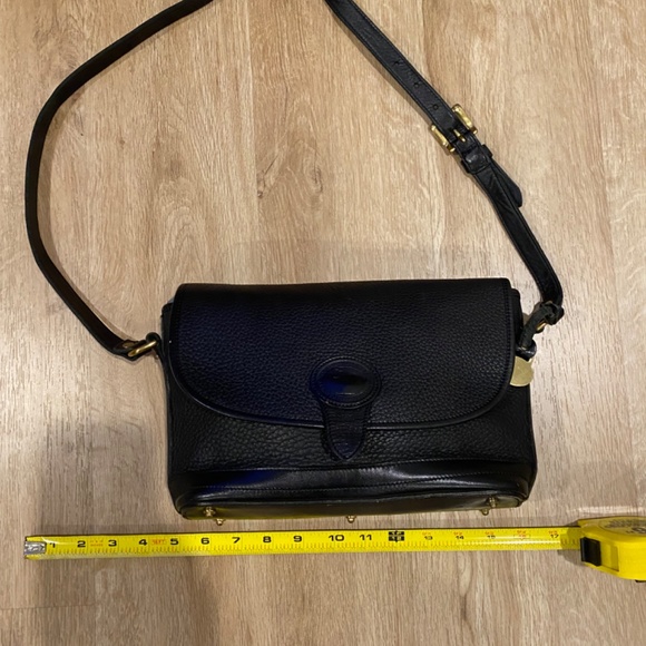 **SOLD**Vintage Dooney & Bourke All-Weather Leather Essex Shoulder Bag black - Picture 3 of 6
